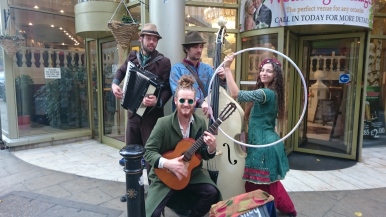 Mobius Loop playing outside the Sachas Britannia Hotel